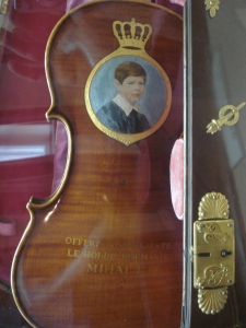 Museum of musical instruments - Poznan (Kings' Mihai  violin)